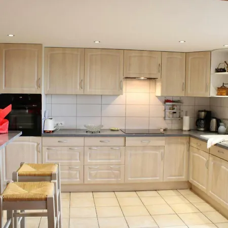 Holiday home Grand Familial A La Campagne Avec Jardin Et Veranda, Pres De Vichy Et Moulins - Fr-1-489-256