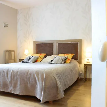 Grand Familial A La Campagne Avec Jardin Et Veranda, Pres De Vichy Et Moulins - Fr-1-489-256 Holiday home