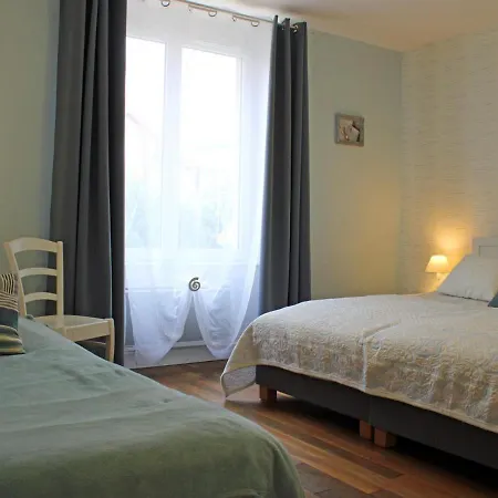 Grand Familial A La Campagne Avec Jardin Et Veranda, Pres De Vichy Et Moulins - Fr-1-489-256 Holiday home