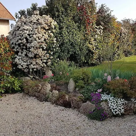 Champetre Familial Avec Jardin A - Fr-1-489-256 Country house Cindre